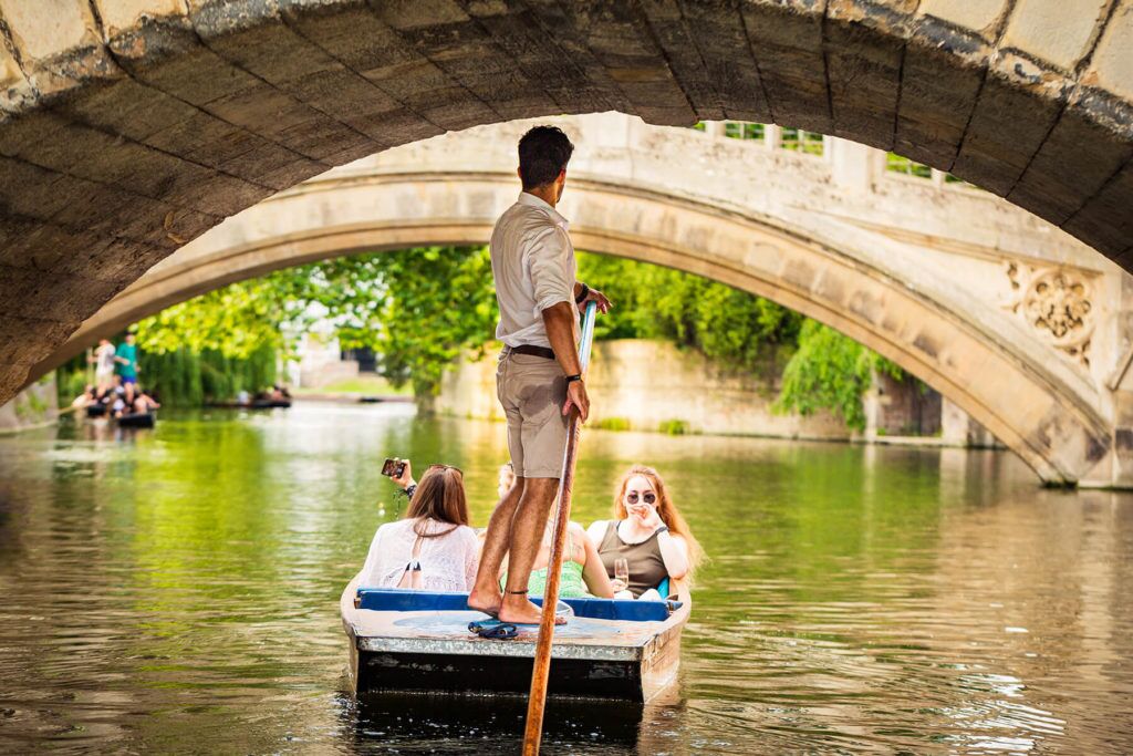 cambridge bus and punting tour